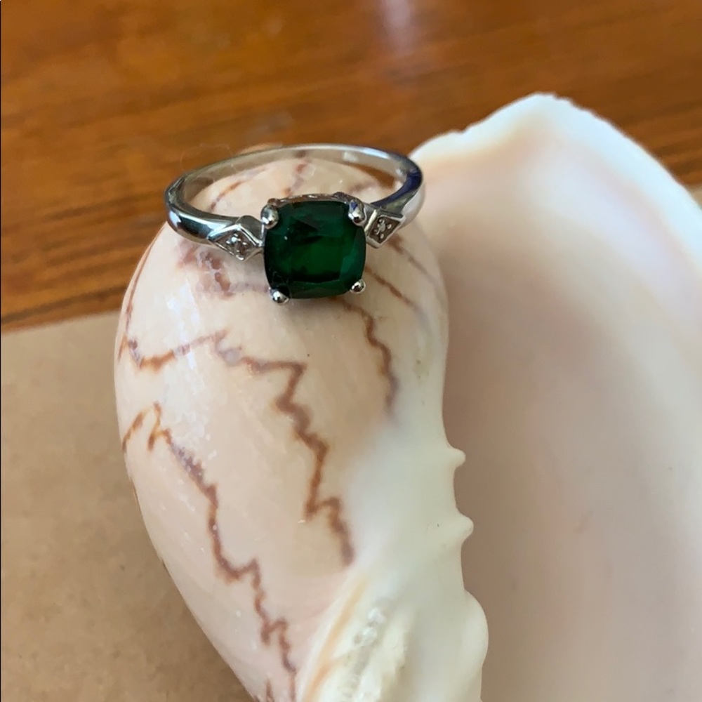 Ring - Picture 3 of 3